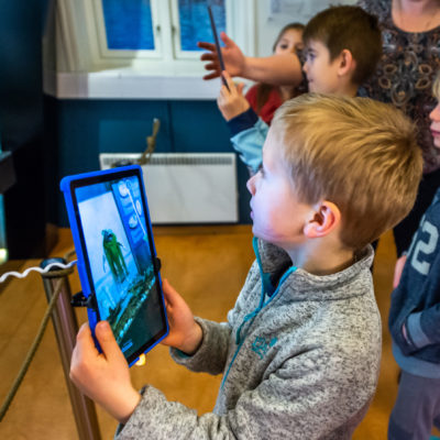 kids in museum 3